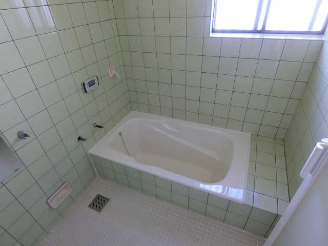 浴室リフォーム　人工大理石浴槽ライニング補修　施工後